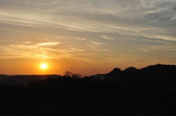 Um belo pôr-do-sol na chegada à Granada, cidade histórica na Nicarágua